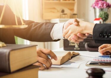 Coinbase Agrees to 0 Million Settlement With New York Financial Regulator for Anti-Money Laundering Violations